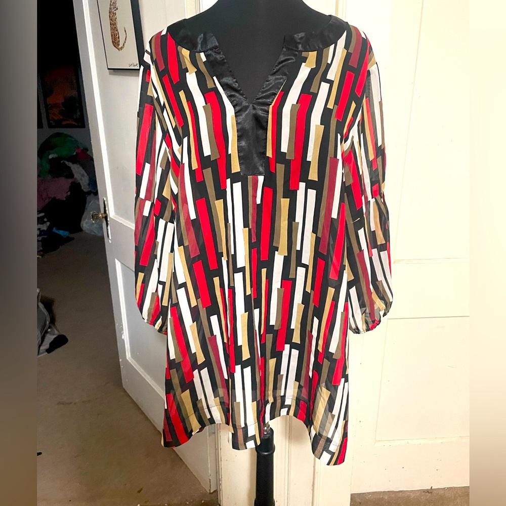 Women’s plus sheer shirt. Multi color. 2X
